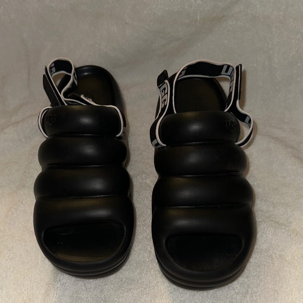 Like New! Ugg Sport Yeah Slide size 9 - Picture 4 of 5